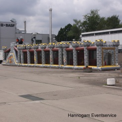 Hüpfburg Ritter Parcours