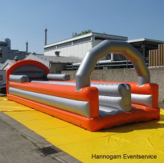 Hüpfburg Bungeerun